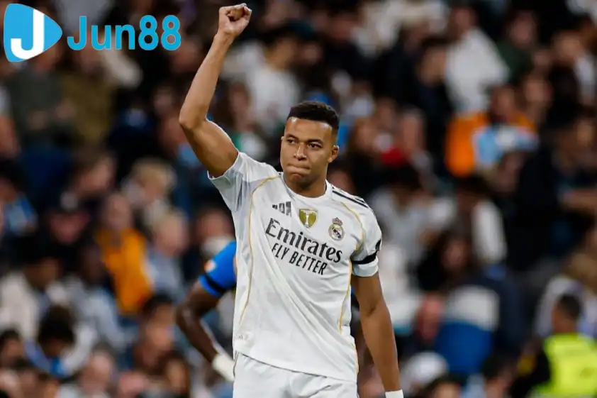 Mbappe tiếp tục tỏa sáng rực rỡ với cú đúp bàn thắng (Ảnh: CLB)